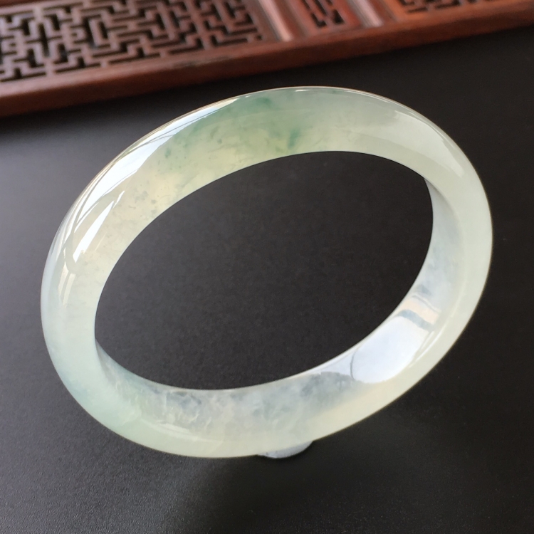 (超值推荐)冰种飘花贵妃镯(55.5mm-48.2mm)