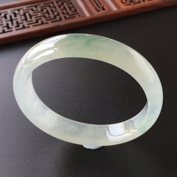 (超值推荐)冰种飘花贵妃镯(55.5mm-48.2mm)