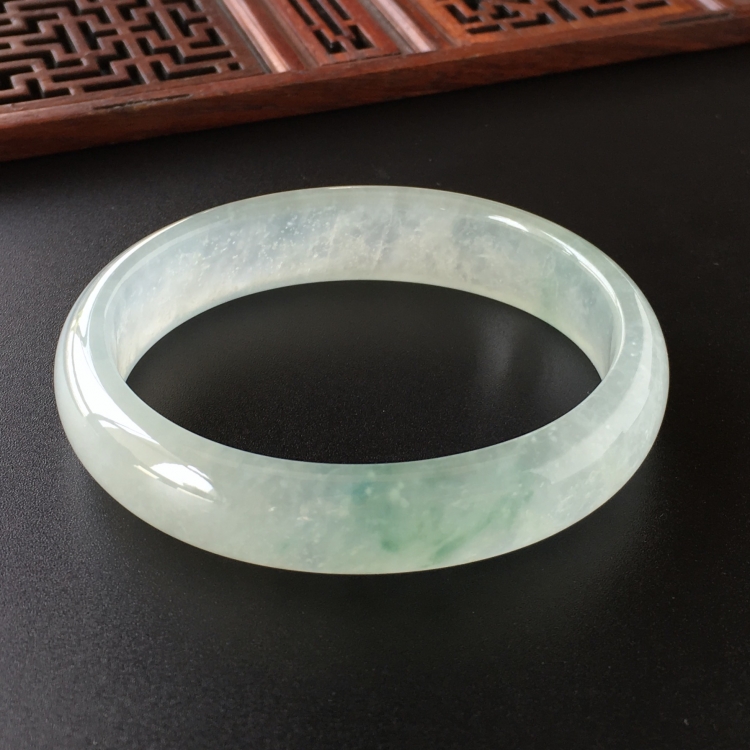 (超值推荐)冰种飘花贵妃镯(55.5mm-48.2mm)