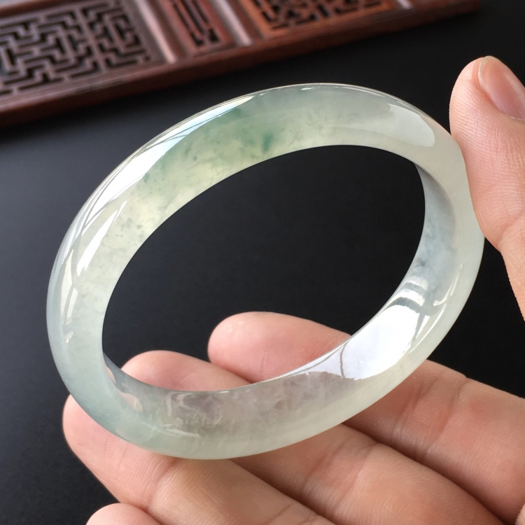 (超值推荐)冰种飘花贵妃镯(55.5mm-48.2mm)
