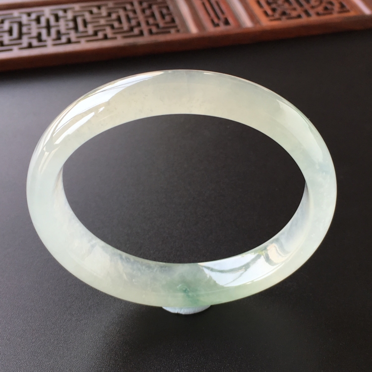 (超值推荐)冰种飘花贵妃镯(55.5mm-48.2mm)