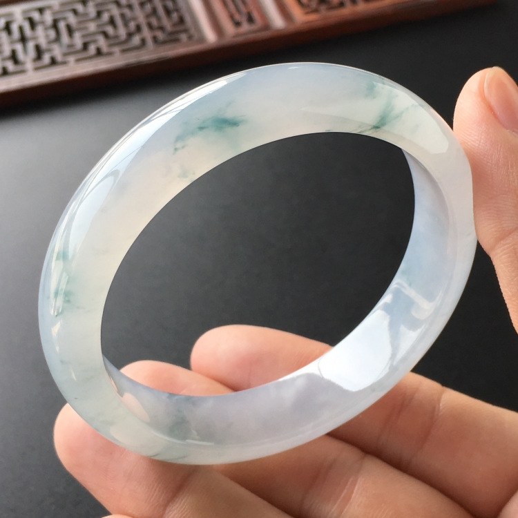 (超值推荐)冰种飘花手镯(57mm)