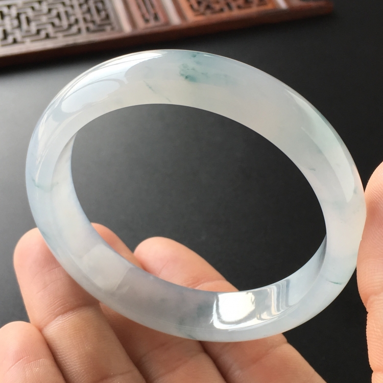 (超值推荐)冰种飘花手镯(57mm)