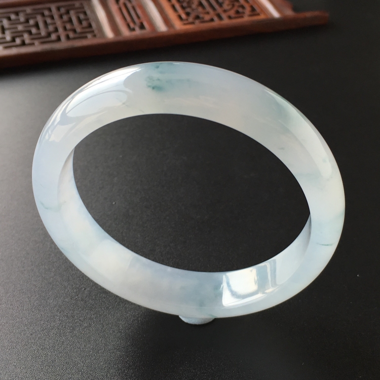 (超值推荐)冰种飘花手镯(57mm)