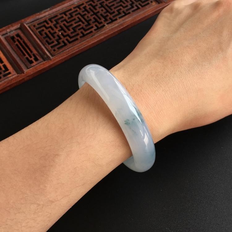 (超值推荐)冰种飘花手镯(57mm)