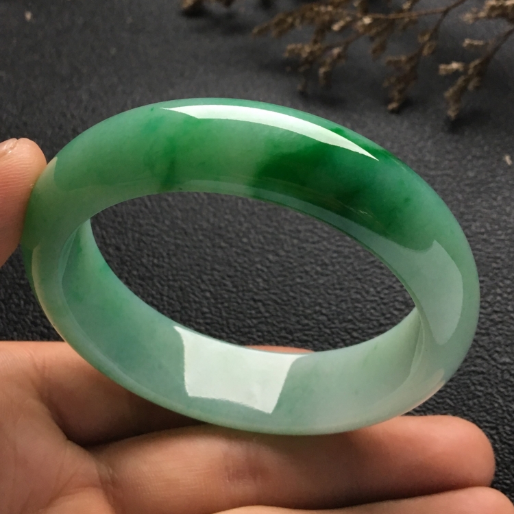 （超值推荐）糯冰种飘翠手镯（58mm）
