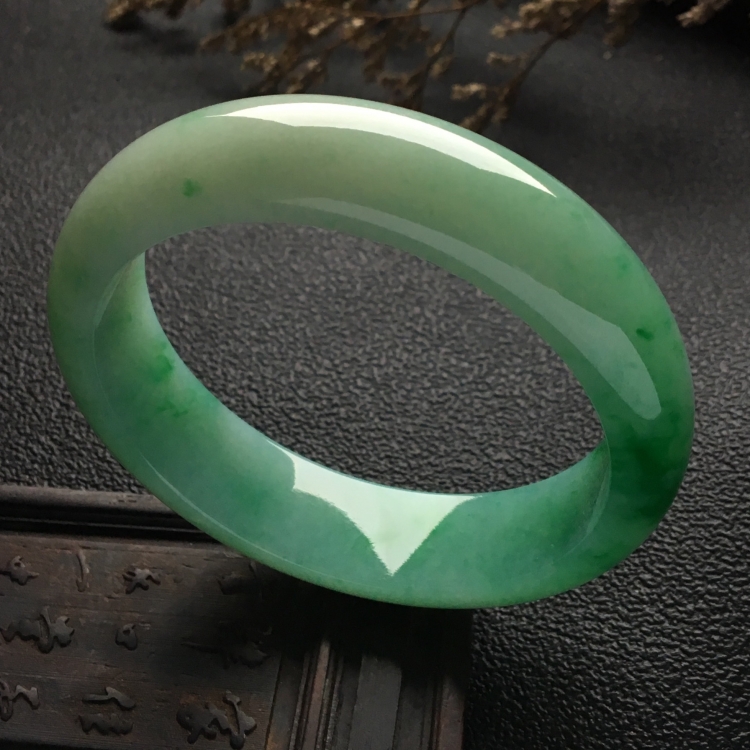 （超值推荐）糯冰种飘翠手镯（57mm）