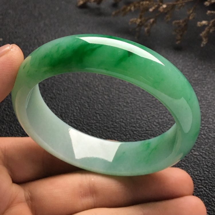 （超值推荐）糯冰种飘翠手镯（57mm）