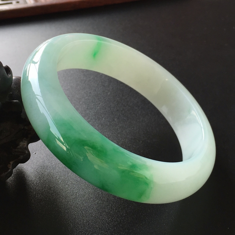 (超值推荐)糯冰种飘翠手镯(57.7mm)