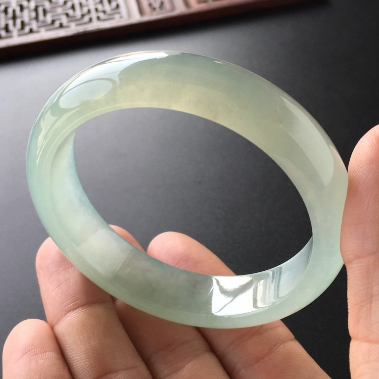 (超值推荐)冰种晴水手镯(56.5mm)