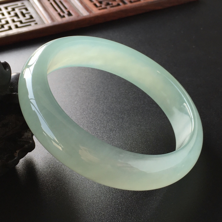 (超值推荐)冰种晴水手镯(56.5mm)