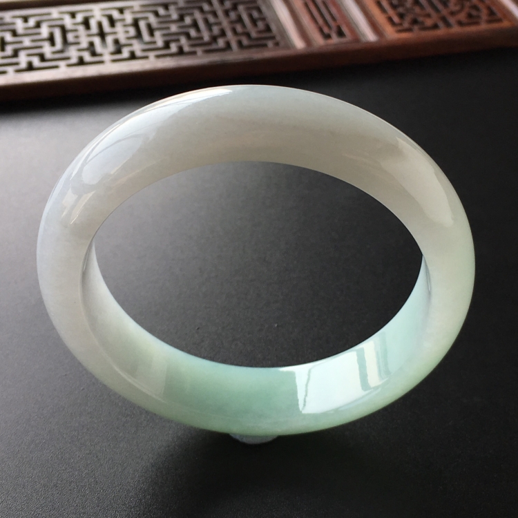 (超值推荐)糯冰种晴水手镯(57.3mm)