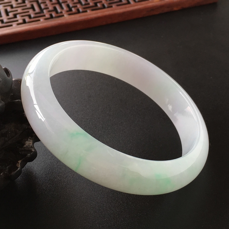 (超值推荐)糯冰种飘翠手镯(57mm)