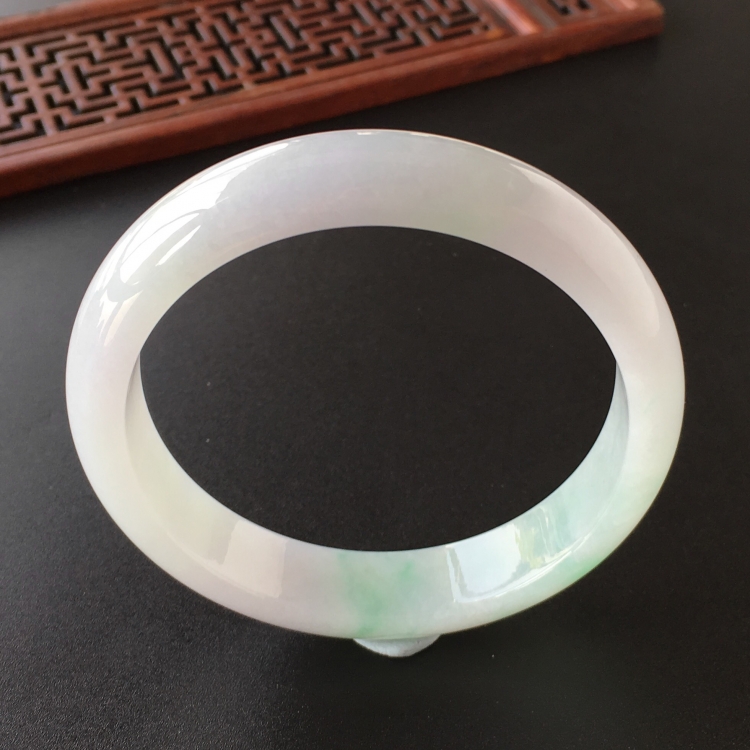 (超值推荐)糯冰种飘翠手镯(57mm)