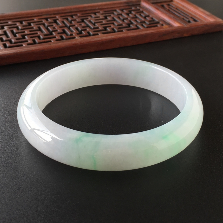 (超值推荐)糯冰种飘翠手镯(57mm)
