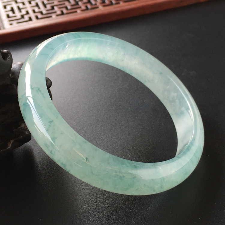 (超值推荐)冰种飘花手镯(56.6mm)