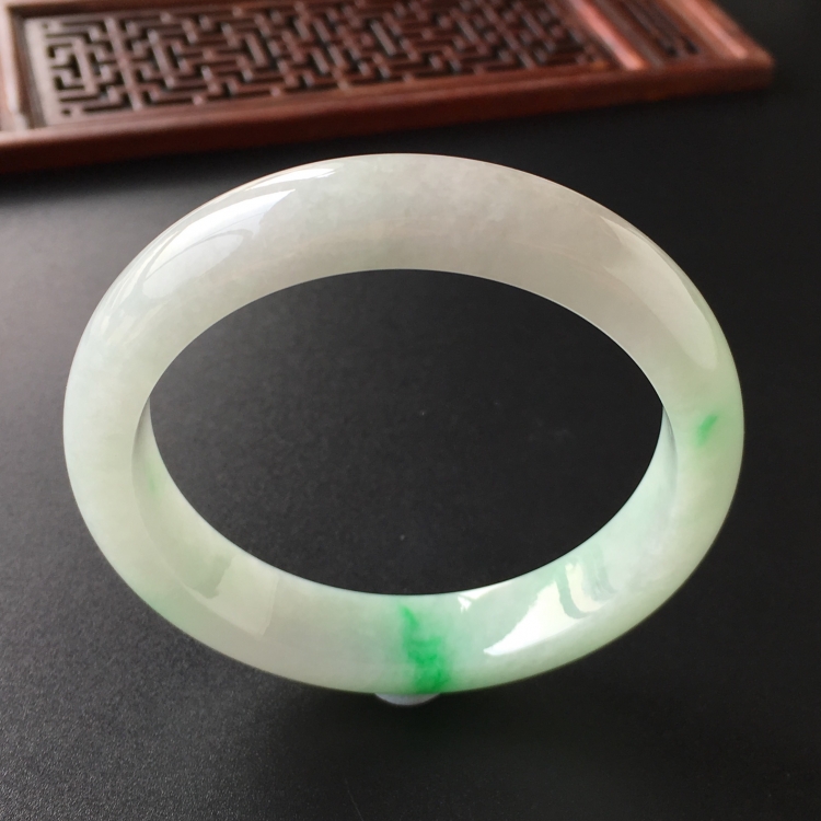 (超值推荐)糯冰种飘翠手镯(54.6mm)