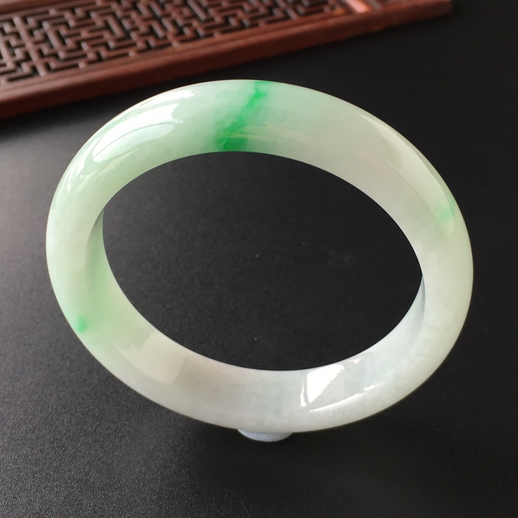 (超值推荐)糯冰种飘翠手镯(54.6mm)