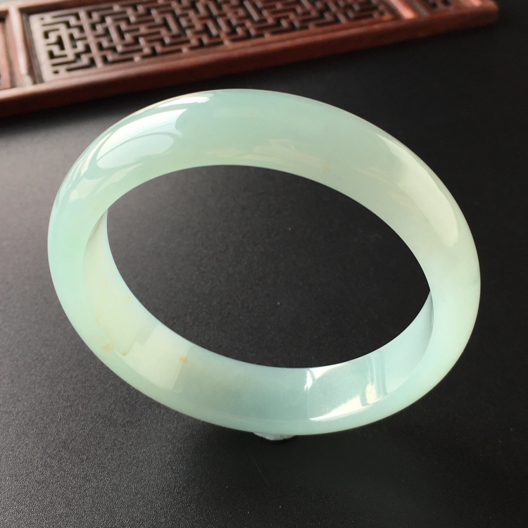 (超值推荐)糯冰种晴水手镯(57mm)