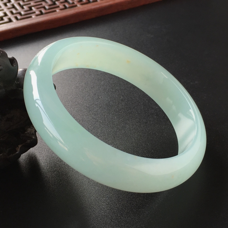 (超值推荐)糯冰种晴水手镯(57mm)