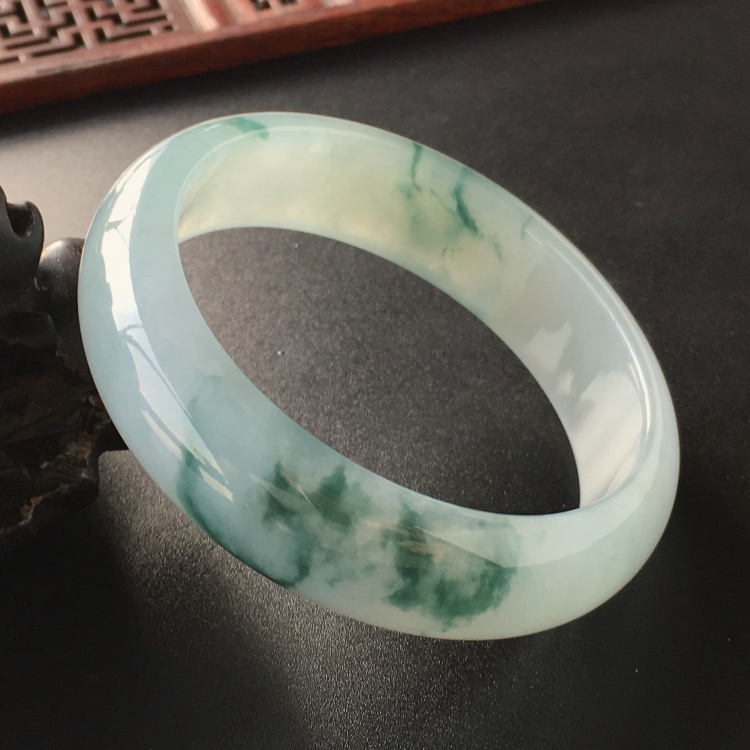 (超值推荐)糯冰种飘花手镯(55.2mm)