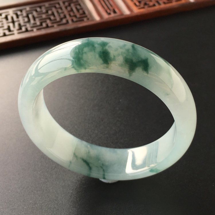 (超值推荐)糯冰种飘花手镯(55.2mm)