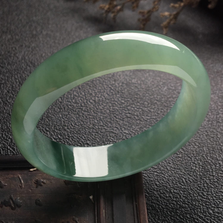 （超值推荐）冰种晴水略飘花手镯（58mm）