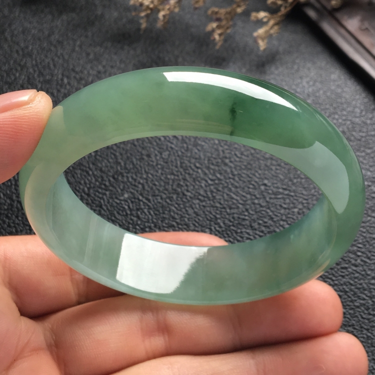（超值推荐）冰种晴水略飘花手镯（58mm）