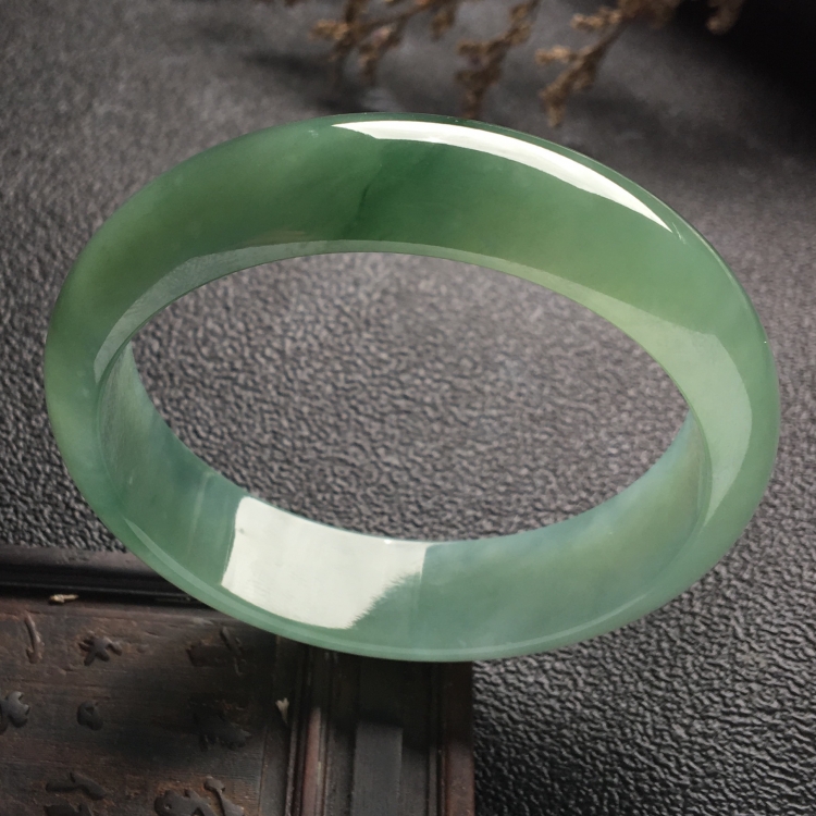 （超值推荐）冰种晴水略飘花手镯（58mm）