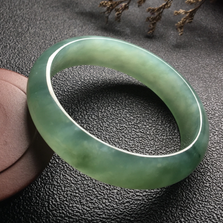 （超值推荐）冰种晴水略飘花手镯（58mm）