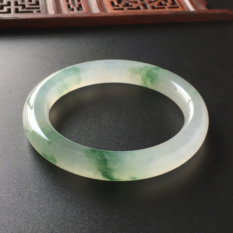 (超值推荐)冰种飘花圆条手镯(52.3mm)