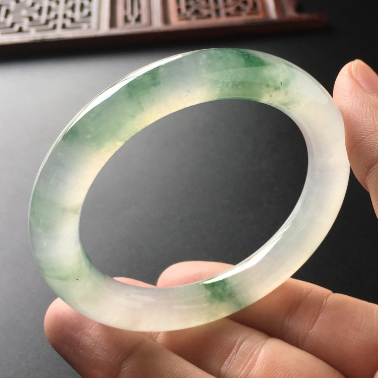 (超值推荐)冰种飘花圆条手镯(52.3mm)
