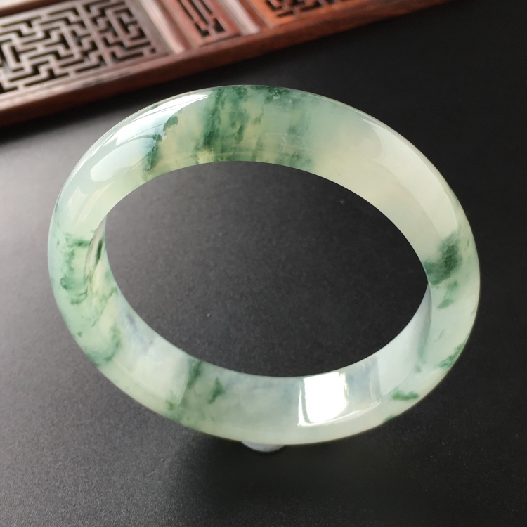 (超值推荐)冰种飘花手镯(57mm)