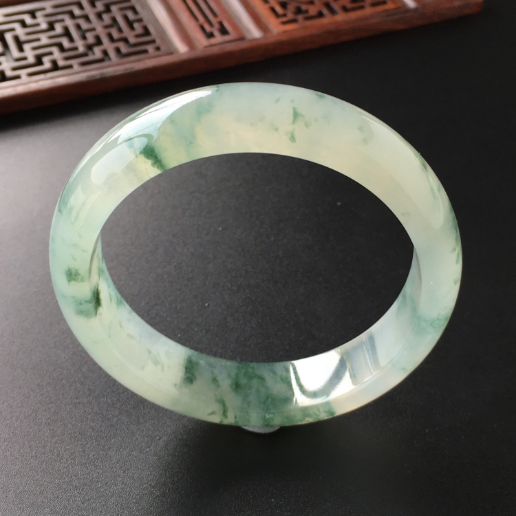 (超值推荐)冰种飘花手镯(57mm)