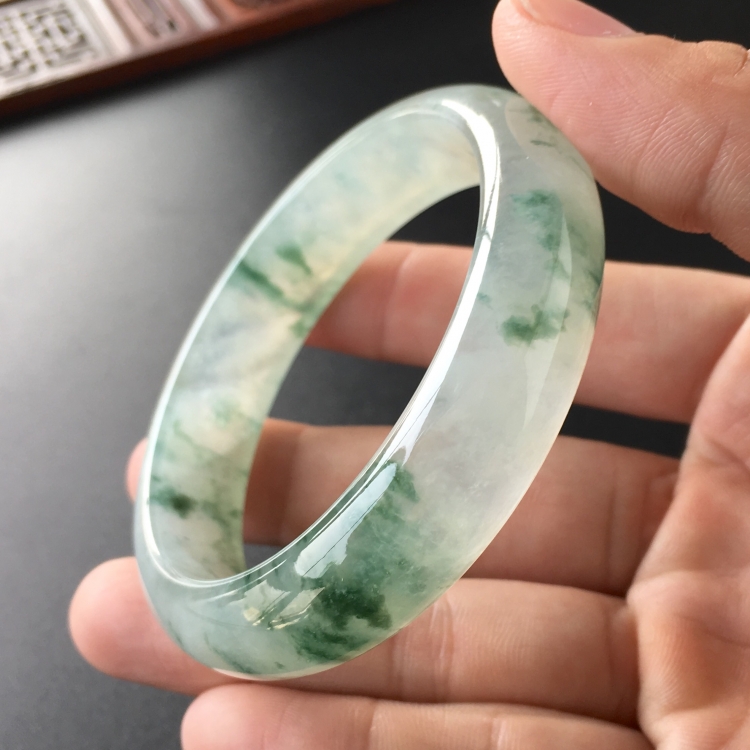 (超值推荐)冰种飘花手镯(57mm)