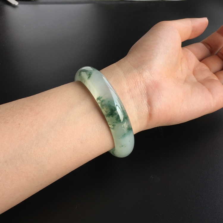 (超值推荐)冰种飘花手镯(57mm)