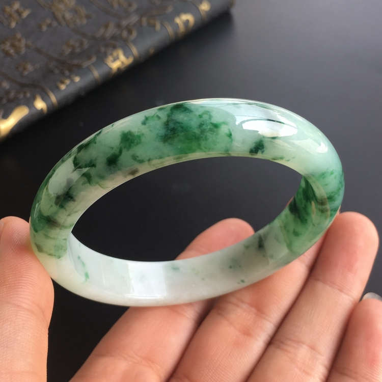 (超值推荐)糯冰种飘花手镯(59mm)