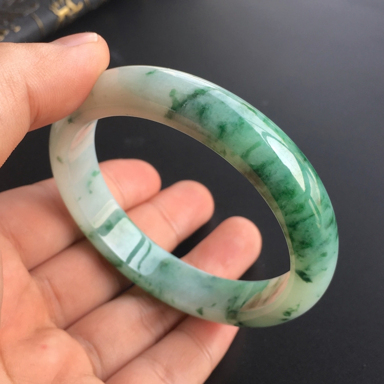(超值推荐)糯冰种飘花手镯(59mm)