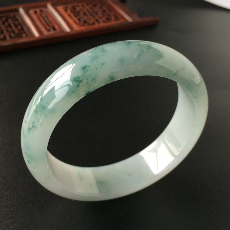 (超值推荐)糯冰种飘花手镯(57.7mm)