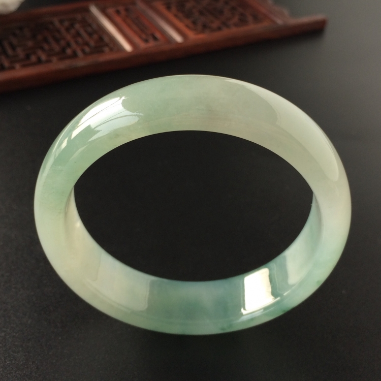 (超值推荐)糯冰种飘花手镯(52.8mm)