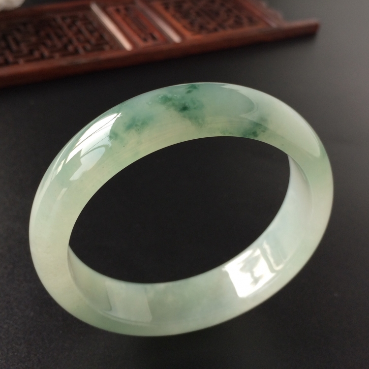 (超值推荐)糯冰种飘花手镯(52.8mm)