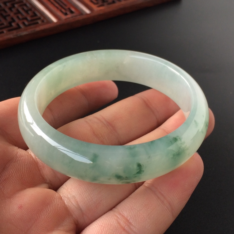 (超值推荐)糯冰种飘花手镯(52.8mm)
