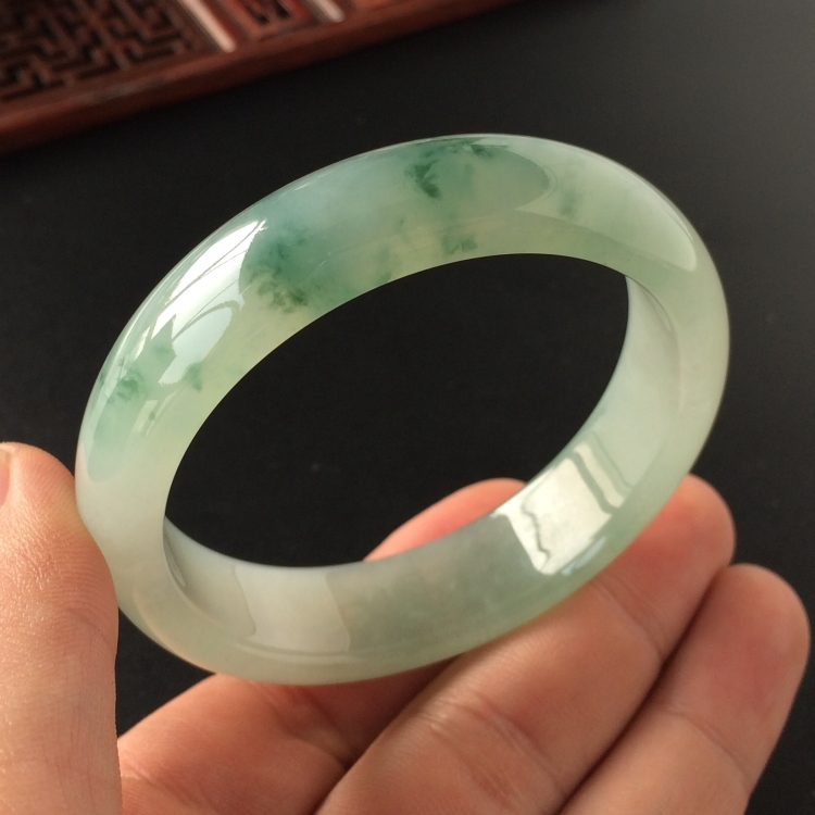 (超值推荐)糯冰种飘花手镯(52.8mm)