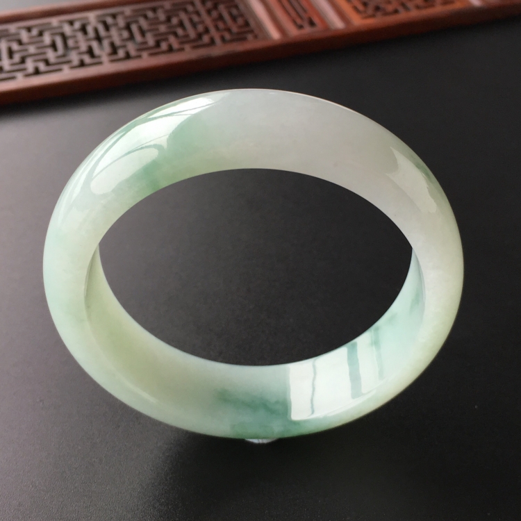 (超值推荐)糯冰种飘花手镯(58.7mm)