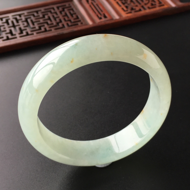 (超值推荐)糯冰种晴水略飘黄花手镯(58.2mm)