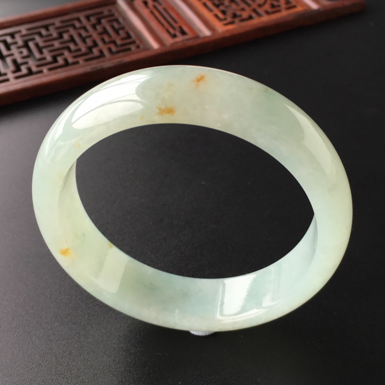 (超值推荐)糯冰种晴水略飘黄花手镯(58.2mm)
