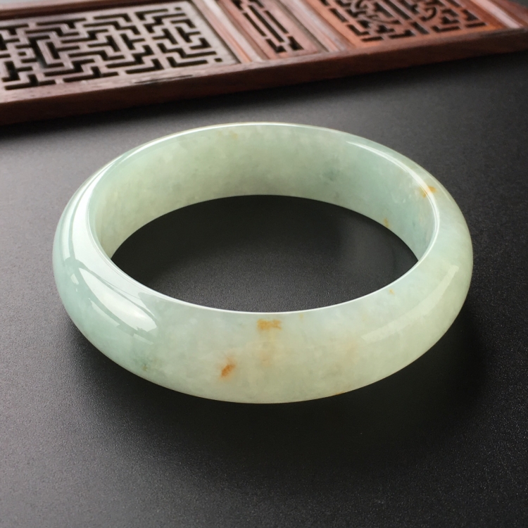 (超值推荐)糯冰种晴水略飘黄花手镯(58.2mm)