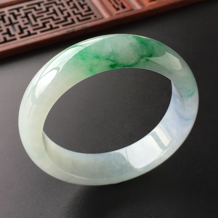 (超值推荐)糯冰种飘翠手镯(56.4mm)