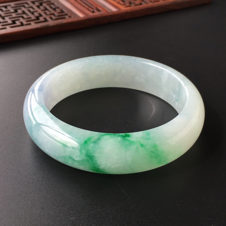 (超值推荐)糯冰种飘翠手镯(56.4mm)
