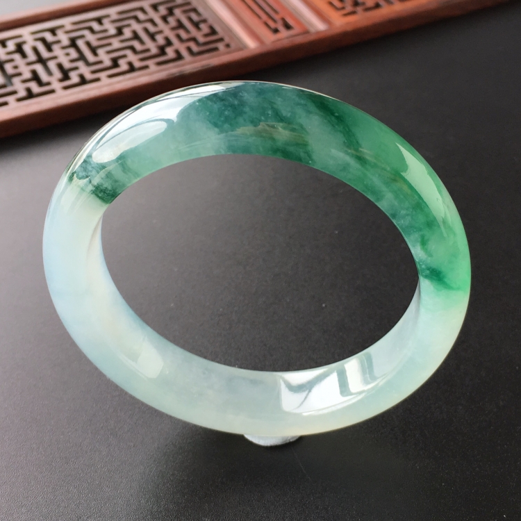 (超值推荐)冰种飘花手镯(56.1mm)